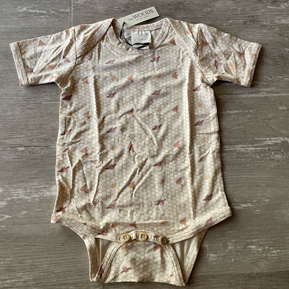 NWT 12-18m Kate Quinn The Woods Short Sleeve Lap Neck Bodysuit Honeycomb modal